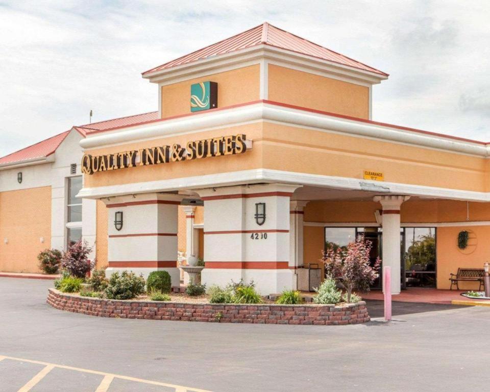 Quality Inn & Suites Kansas City - Independence I-70 East Eksteriør bilde