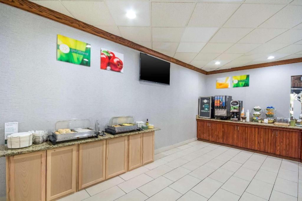 Quality Inn & Suites Kansas City - Independence I-70 East Eksteriør bilde