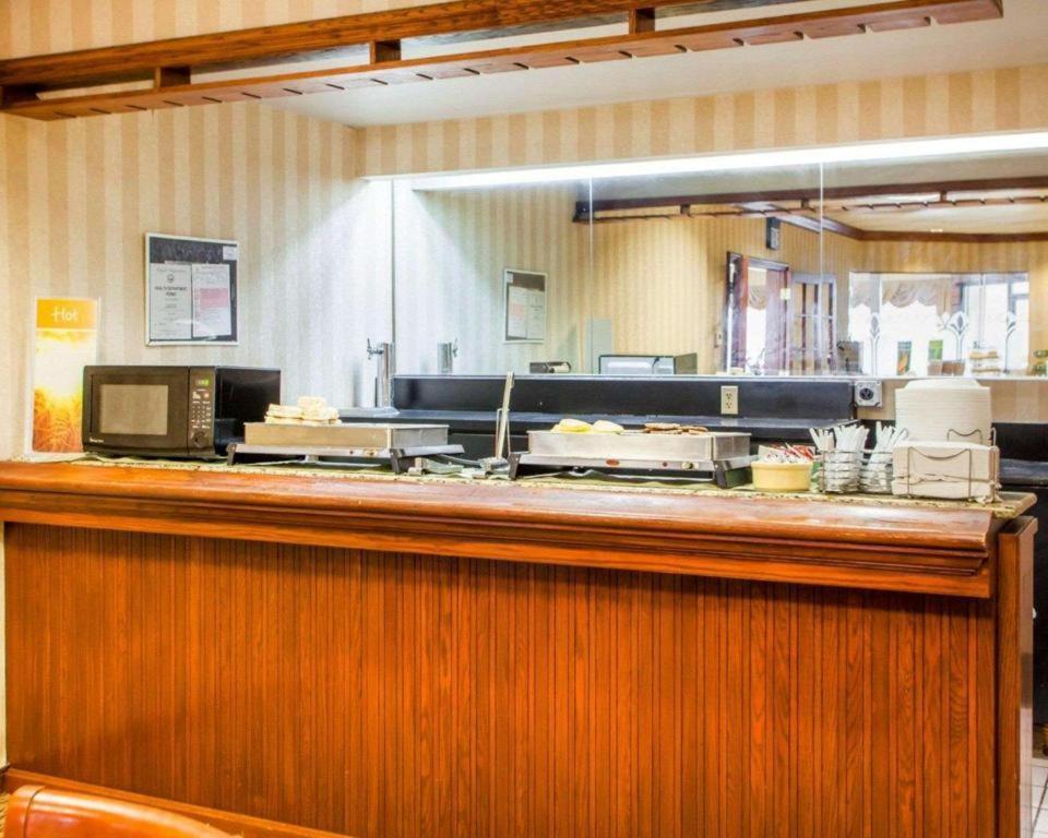 Quality Inn & Suites Kansas City - Independence I-70 East Eksteriør bilde