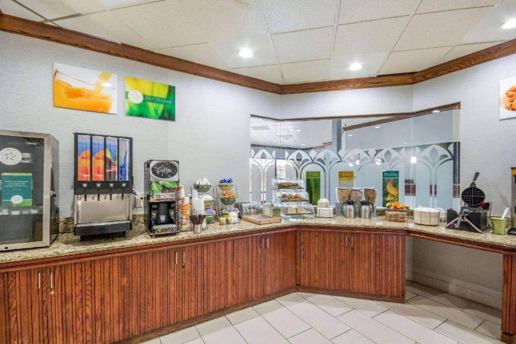 Quality Inn & Suites Kansas City - Independence I-70 East Eksteriør bilde