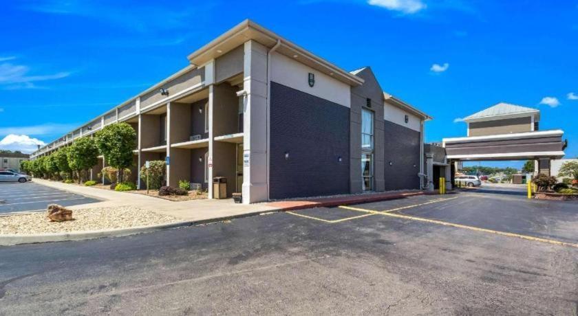 Quality Inn & Suites Kansas City - Independence I-70 East Eksteriør bilde